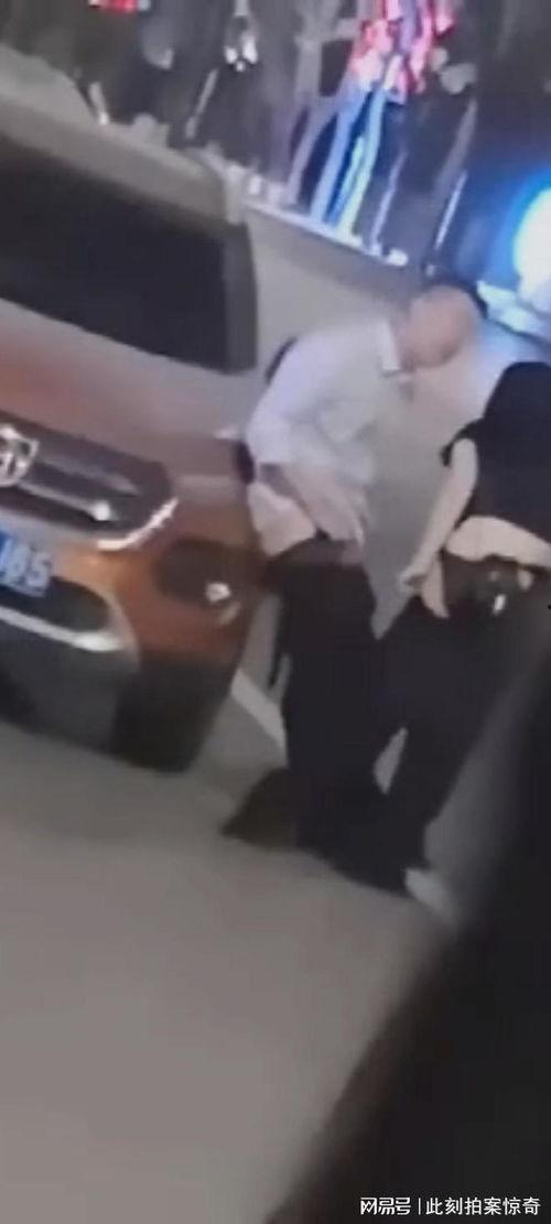 育才街吃瓜,一场热闹非凡的吃瓜盛宴  第2张